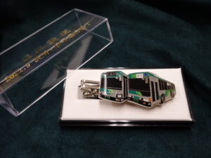 遠州鉄道様バス型　ネクタイピン　サンプル画像